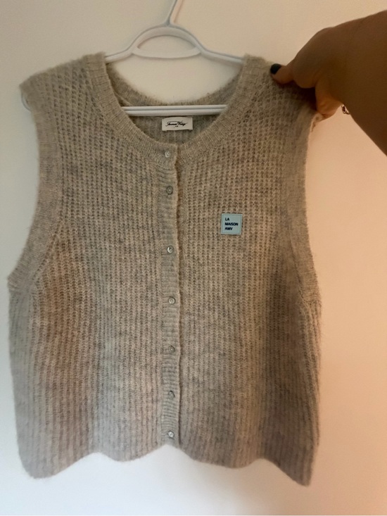 American Vintage Sweaters - American vintage vest